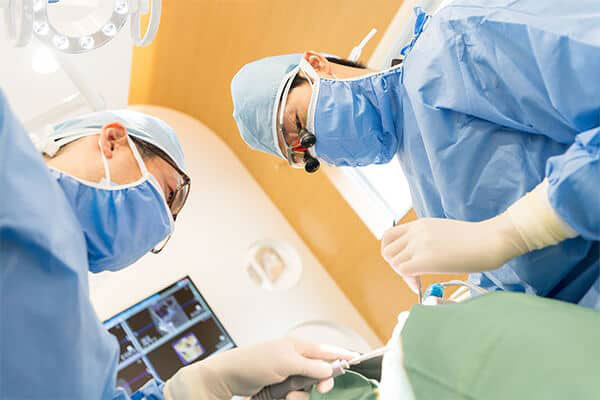 最新の歯科医療機器を取り揃え、最先端の治療を学べます。